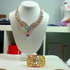 Gold-toned rhinestones aurora necklace with bracelet set of 2